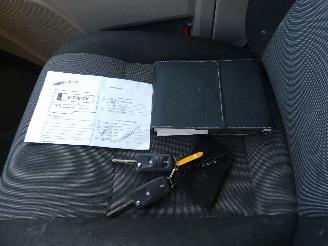 Volkswagen Transporter 2.0 TDI L2H2 Highl. picture 19