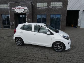 Damaged car Kia Picanto 1.0 CVVT ComfortPlusLine Navigator Schadevrij!! 2018/3