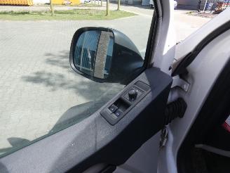 Volkswagen Transporter 2.0 TDI L2H2 Highl. picture 15
