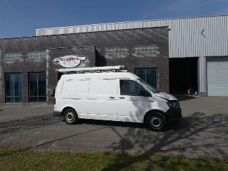 krockskadad bil bedrijf Volkswagen Transporter 2.0 TDI L2H2 Highl. 2019/3