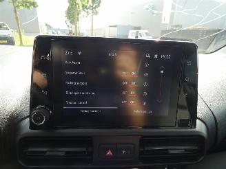 Opel Combo LIFE 1.2 T. L2H1 Edition picture 26