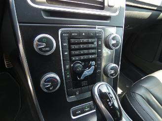 Volvo V-60 D6 Twin Engine R-Design picture 19
