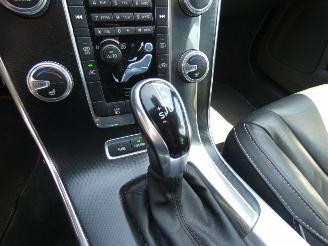 Volvo V-60 D6 Twin Engine R-Design picture 20
