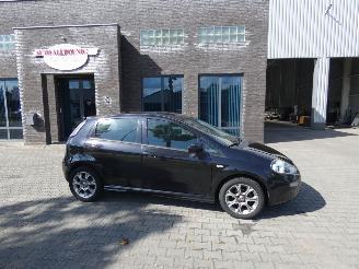 uszkodzony samochody osobowe Fiat Punto Evo 0.9 TwinAir Pop 2013/9