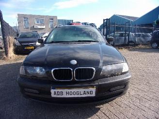 Vrakbiler auto BMW 3-serie Touring (E46/3) Combi 320i 24V (M52-B20(206S4)) [110kW] 2000/1