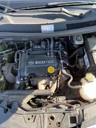 Opel Corsa D Hatchback 1.0 (Z10XEP(Euro 4)) [44kW] picture 6