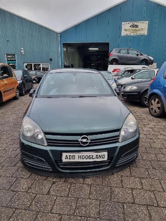 demontáž osobní automobily Opel Astra (L48) Hatchback 5-drs 1.6 16V Twinport (Z16XEP(Euro 4)) [77kW] 5-BAK 2004/1