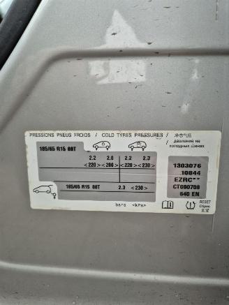 Peugeot 208 I (CA/CC/CK/CL) Hatchback 1.2 Vti 12V PureTech 82 (EB2F(HMZ)) [60kW][82PK] picture 8