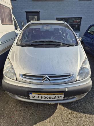 Sloopauto Citroën Xsara-picasso (CH) MPV 2.0 16V (EW10J4(RFN)) [100kW] 2003/1