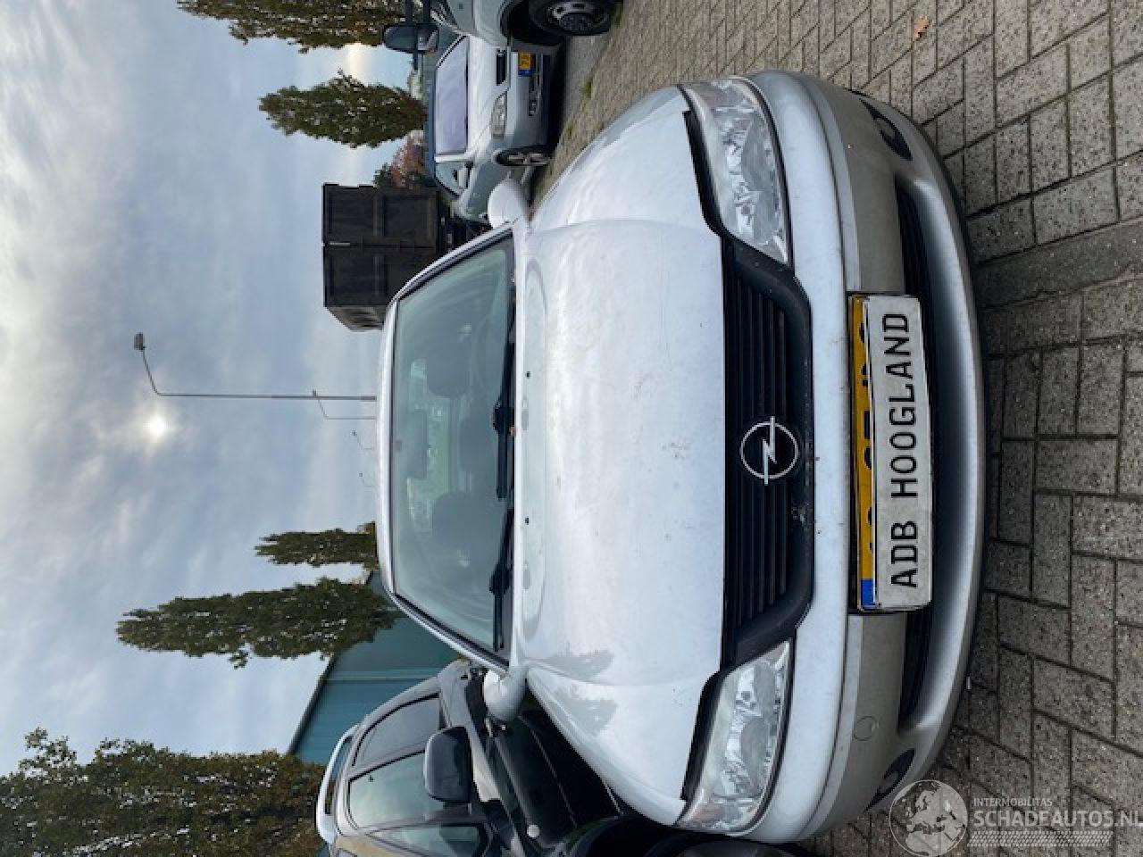 Opel Vectra B (36) Sedan 1.6 16V Ecotec (X16XEL) [74kW] 5-BAK