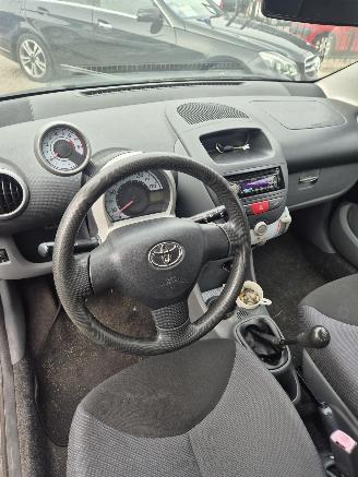 Toyota Aygo (B10) Hatchback 1.0 12V VVT-i (1KR-FE) [50kW] 5-BAK picture 7