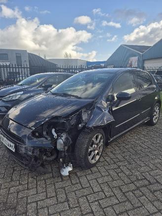 Fiat Punto III (199) Hatchback 0.9 TwinAir Turbo 100 (199.B.7000(Euro 6)) [74kW] 6-BAK picture 2