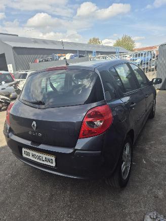 Renault Clio III (BR/CR) Hatchback 1.4 16V (K4J-780) [72kW] 5-BAK picture 5