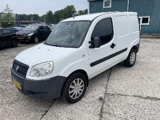 skadebil bedrijf Fiat Doblo Cargo (223) Van 1.3 D 16V Multijet (199.A.2000) 2008/2