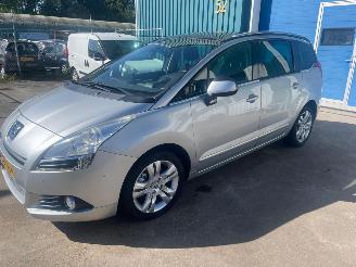 Avarii autoturisme Peugeot 5008 5008 I (0A/0E) MPV 1.6 THP 16V (EP6CDT(5FV)) [115kW] 2012/6