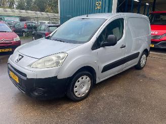 uszkodzony samochody osobowe Peugeot Partner Partner (GC/GF/GG/GJ/GK) Van 1.6 HDI 75 16V (DV6BUTED4(9HT)) [55kW] 2008/6