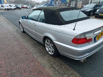 BMW 3-serie 3 serie (E46/2C) Cabrio 323 Ci 24V picture 4