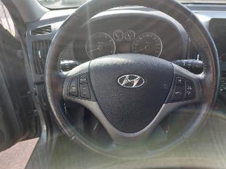 Hyundai I-30 i30 Crosswagon (WWH) Combi 1.6 CVVT 16V picture 9