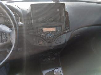 Hyundai I-30 i30 Crosswagon (WWH) Combi 1.6 CVVT 16V picture 10