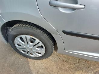 Peugeot 207 207 Hatchback 1.4 16V Vti picture 16