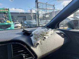 Seat Leon Leon ST (5FF)  5-drs 1.4 TSI ACT 16V picture 13