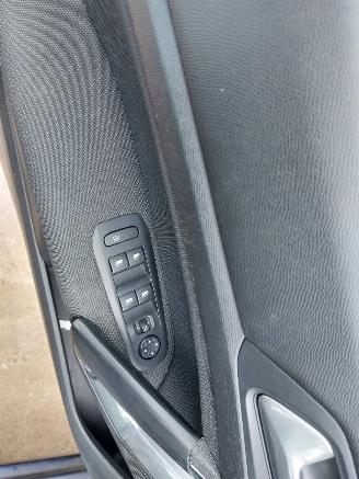 Peugeot 308 308 SW  Combi 5-drs 1.2 12V e-THP PureTech 110 picture 7