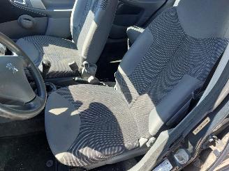 Peugeot 107 107 Hatchback 1.0 12V picture 8