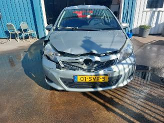 Toyota Yaris Yaris III (P13) Hatchback 1.33 16V picture 2