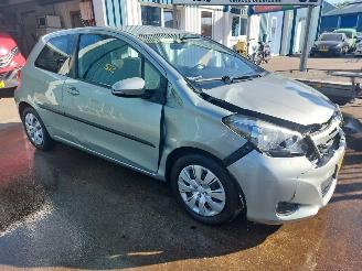 Toyota Yaris Yaris III (P13) Hatchback 1.33 16V picture 3