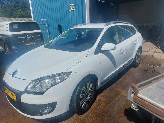 krockskadad bil auto Renault Mégane Megane III Grandtour (KZ) Combi 5-drs 1.5 dCi 110 2013/11