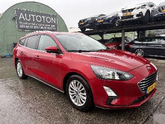 Damaged car Ford Focus 1.0 Ecoboost 92KW Hybrid Titanium X Clima Navi Camera Led Business NAP 2021/3