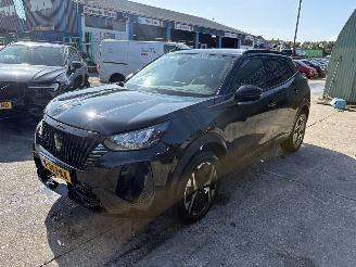 Vaurioauto  passenger cars Peugeot 2008 1.2 Autom. 96KW Allure Clima Navi Led 360 Camera NAP 2023/12