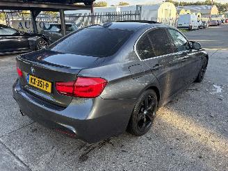 Vaurioauto  passenger cars BMW 3-serie 330e 135KW Autom. Clima Navi Leer Schuifdak High Executive NAP 2016/12
