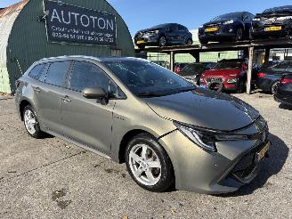 damaged passenger cars Toyota Corolla Touring Sports 1.8 Hybrid 72KW Autom. Clima Navi HUD Business Intro NAP 2019/6
