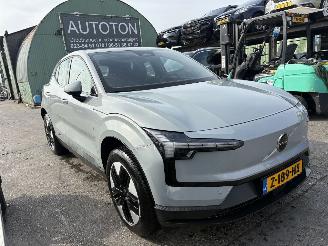 Coche accidentado Volvo EX30 69 kWh 200KW Extended Range Core Single Motor Clima Navi NAP 2024/4