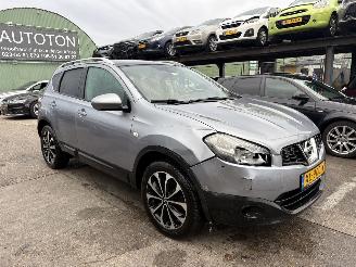 Vaurioauto  passenger cars Nissan Qashqai 1.6 86KW Navi Clima Pano Camera Connect Edition 2012/3