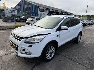 Unfallwagen Ford Kuga 1.5 110KW Titanium Plus Clima Navi Camera 2015/4