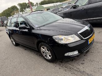 Unfallwagen Skoda Octavia 1.2 TSI 77KW DSG Navi Clima Business Line NAP 2011/6