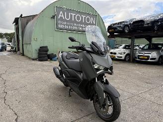 krockskadad bil motor Yamaha  X-Max 300 ABS 21kW 2025/6