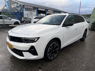 krockskadad bil auto Opel Astra 54 kWh 115KW Autom. Clima Navi Electric NAP 2025/5