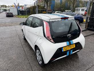 Toyota Aygo 1.0 VVT-I 51KW X-Play Led Airco 5-Drs Camera NAP picture 4