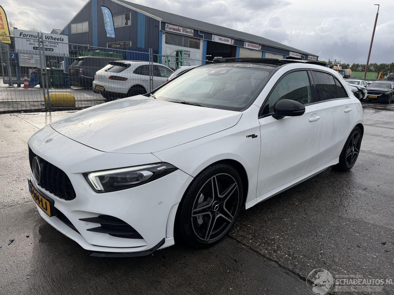 Mercedes A-klasse A35 AMG 225KW Autom Clima Navi Pano Sfeerverlichting 4Matic Premium Plus