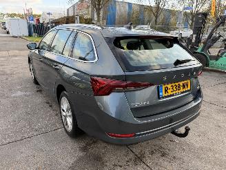 Skoda Octavia 1.5 E-TSI 110KW Autom. Clima Navi Business Edition Sfeerverlichting picture 2