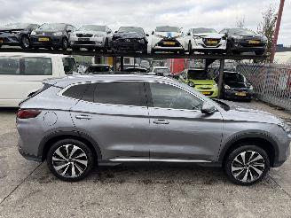 BYD Seal U 1.5 DM-I FWD Comfort Plug-In Hybrid Clima Navi Pano HUD picture 2