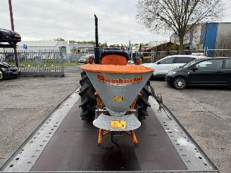 Toyota 1000 KUBOTA B1502-M SNEEUWSCHUIVER 1100 UUR! picture 4