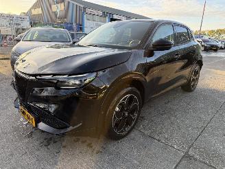 skadebil auto Alfa Romeo Junior Elettrica 54 kWh 115KW Clima Navi Camera DNA NAP 2024/12