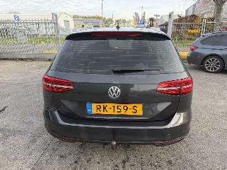 Volkswagen Passat 1.6 TDI 88KW DSG Clima Navi Comfortline picture 4