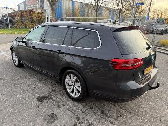 skadebil auto Volkswagen Passat 1.6 TDI 88KW DSG Clima Navi Comfortline 2018/1