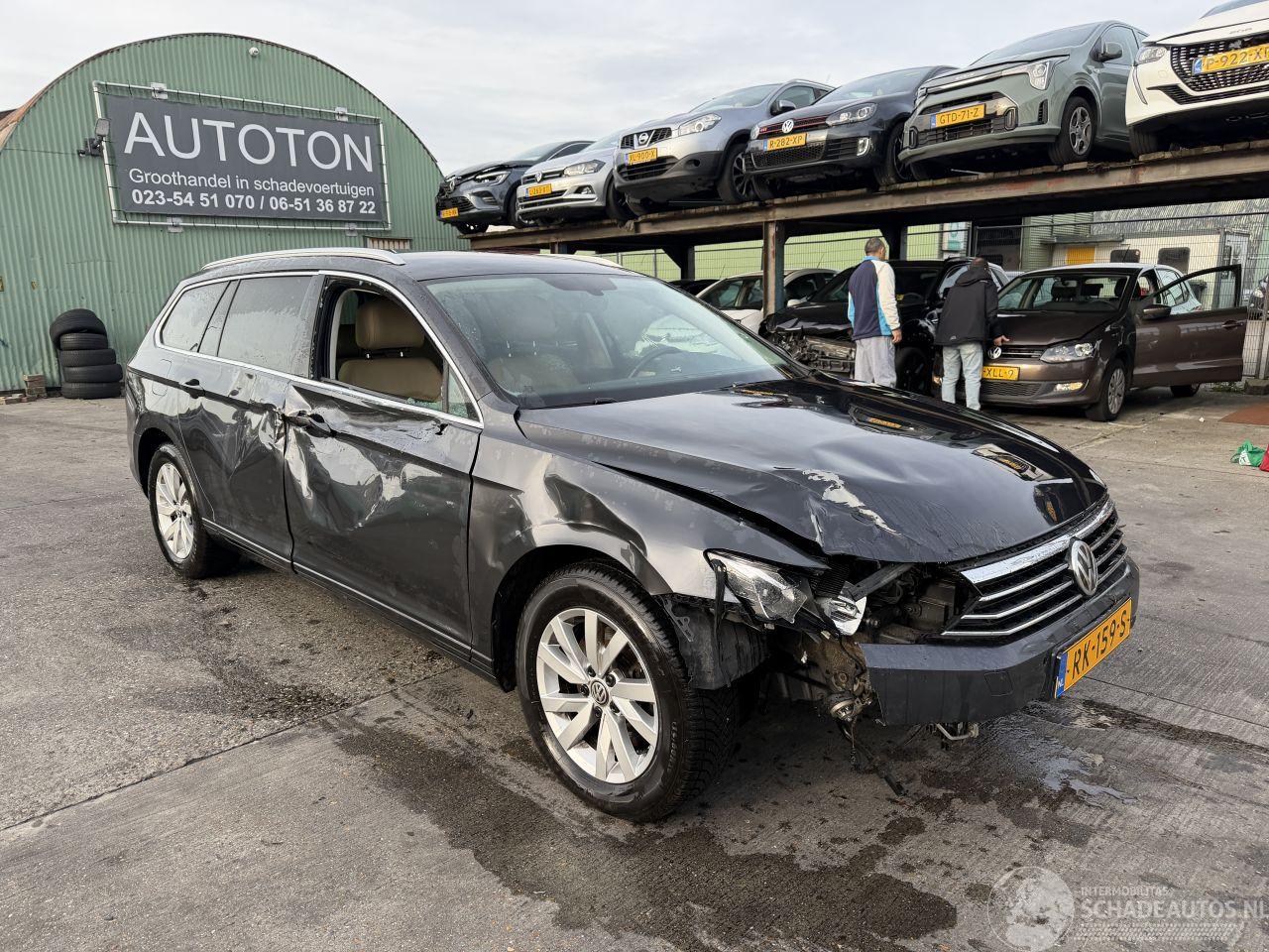 Volkswagen Passat 1.6 TDI 88KW DSG Clima Navi Comfortline