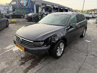Volkswagen Passat 1.6 TDI 88KW DSG Clima Navi Comfortline picture 3